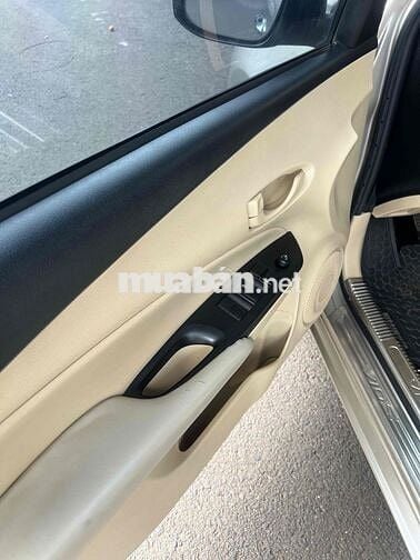 Toyota Vios E Bản đủ 7 túi khí Vàng cát