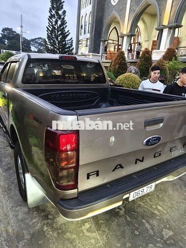 Ford Ranger Số sàn Nâu 7 chỗ
