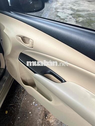 Toyota Vios E Bản đủ 7 túi khí Vàng cát