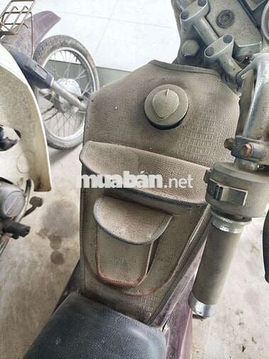 Daelim Custom 125 Đỏ mận Cổ điển Nhập khẩu