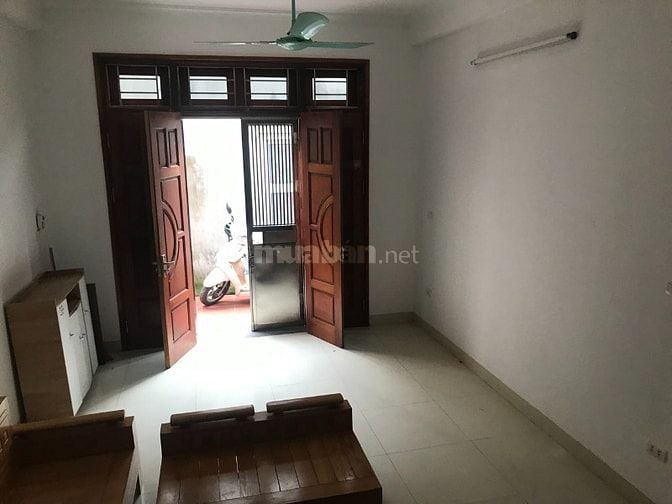 Bán nhà CC ngõ phố Ngô Gia Tự 32m2 x 5 T Dân xây .Giá 6,3 tỷ