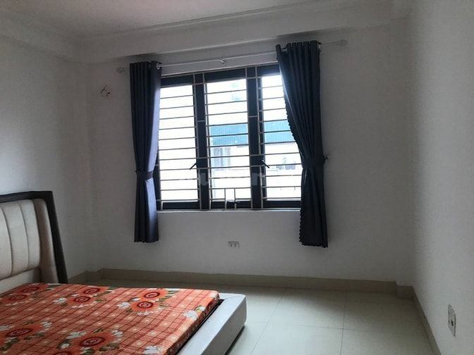 Bán nhà CC ngõ phố Ngô Gia Tự 32m2 x 5 T Dân xây .Giá 6,3 tỷ