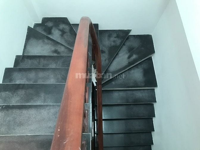 Bán nhà CC ngõ phố Ngô Gia Tự 32m2 x 5 T Dân xây .Giá 6,3 tỷ