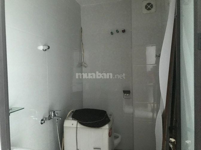 Bán nhà CC ngõ phố Ngô Gia Tự 32m2 x 5 T Dân xây .Giá 6,3 tỷ