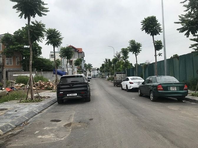 Bán nhà CC ngõ phố Ngô Gia Tự 32m2 x 5 T Dân xây .Giá 6,3 tỷ