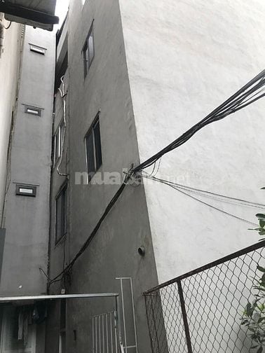 Bán nhà CC ngõ phố Ngô Gia Tự 32m2 x 5 T Dân xây .Giá 6,3 tỷ