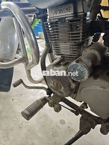 Daelim Custom 125 Đỏ mận Cổ điển Nhập khẩu