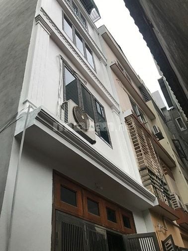 Bán nhà CC ngõ phố Ngô Gia Tự 32m2 x 5 T Dân xây .Giá 6,3 tỷ
