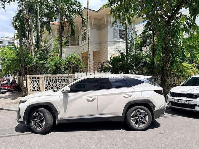 Hyundai Tucson 2.0ATH 2026 Trắng 2000km