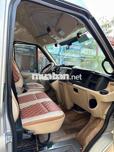 Ford Transit 16 chỗ Bạc Việt Nam