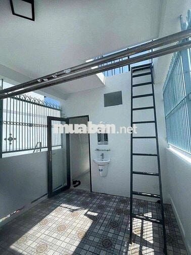 Mặt Tiền Bà Hom - Gần Chợ Phú Lâm.