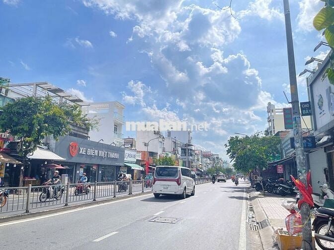 Mặt Tiền Bà Hom - Gần Chợ Phú Lâm.