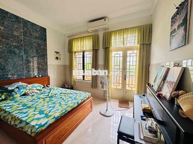 BÁN NHÀ MT CAO LỖ ĐỐI DIỆN ĐH CÔNG NGHỆ SG