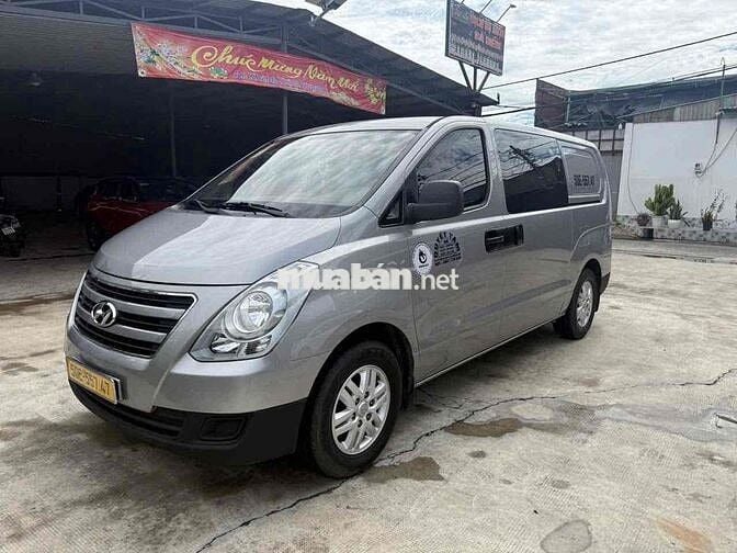 Hyundai Starex 2016 Bạc Sàn Dầu