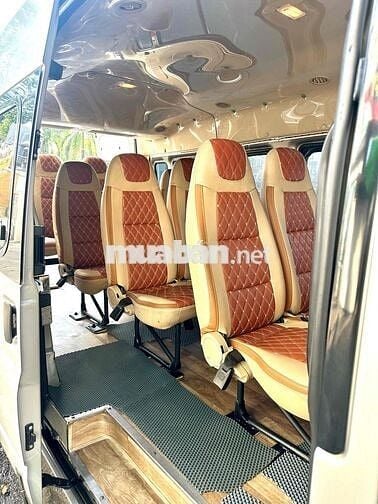 Ford Transit 16 chỗ Bạc Việt Nam