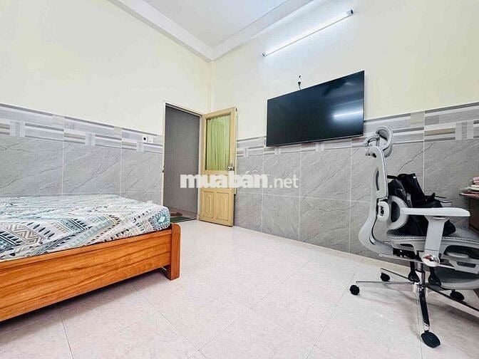 BÁN NHÀ MT CAO LỖ ĐỐI DIỆN ĐH CÔNG NGHỆ SG