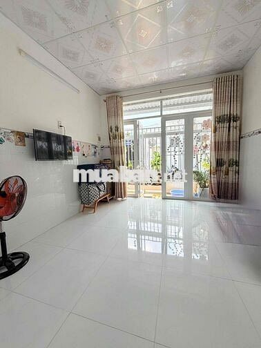 Chính chủ bán nhà ngay trung tâm TPVT 40m2 giá 890tr. Nhà Mới ở ngay