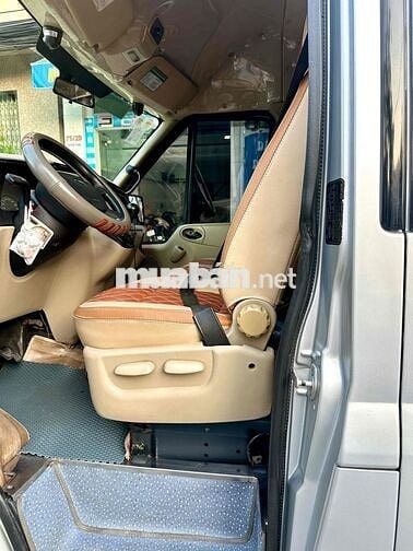 Ford Transit 16 chỗ Bạc Việt Nam