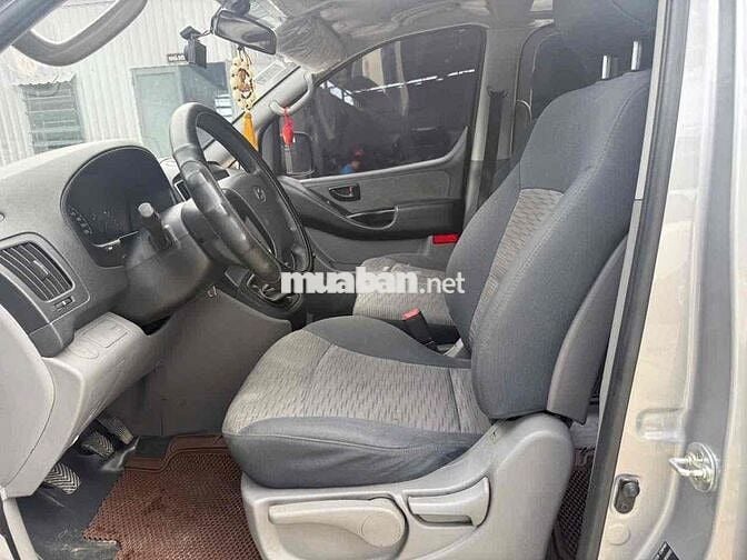 Hyundai Starex 2016 Bạc Sàn Dầu