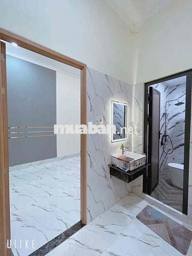 NGỘP BÁN GẤP NHÀ LẦU HẺM Ô TÔ LONG PHƯỚC