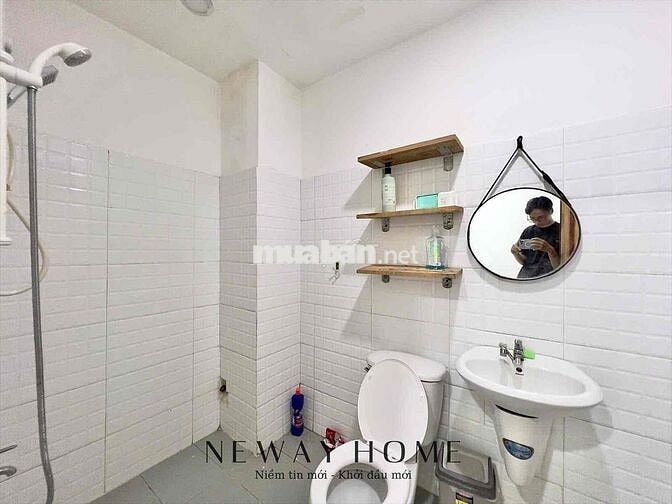 Studio ban công siêu thoáng gần cầu Nguyễn Văn Cừ