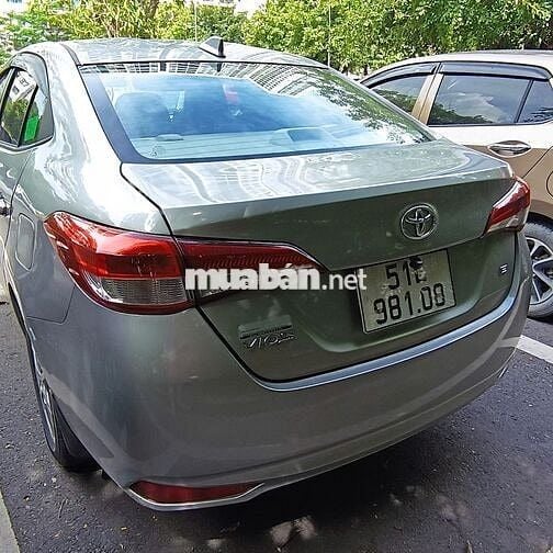 Bán Toyota Vios E MT 2018 (Form mới), odo 95k, Bạc