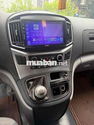 Hyundai Starex 2016 Bạc Sàn Dầu
