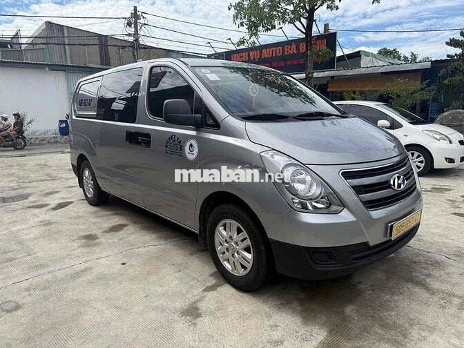 Hyundai Starex 2016 Bạc Sàn Dầu