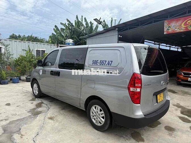 Hyundai Starex 2016 Bạc Sàn Dầu