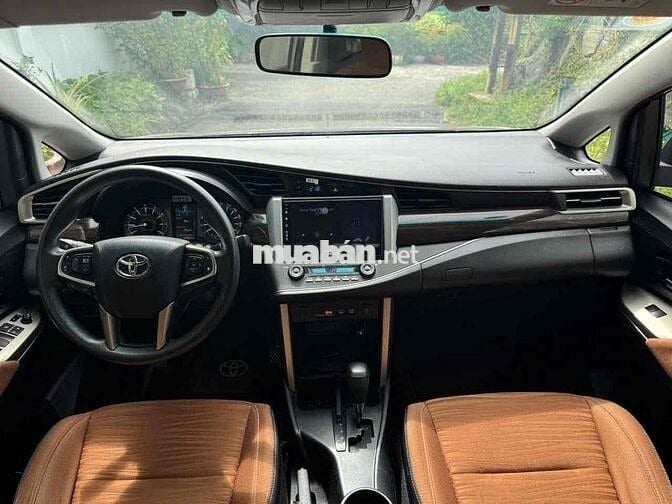 Toyota Innova 2.0G 2019 Số tự động Nâu vàng