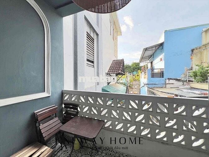 Studio ban công siêu thoáng gần cầu Nguyễn Văn Cừ