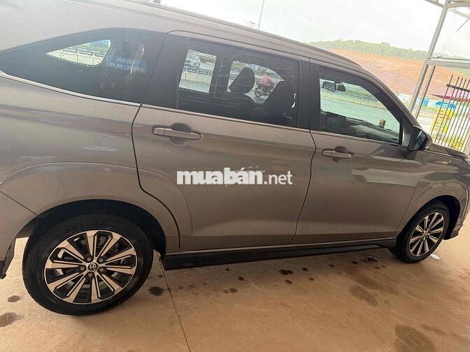 Toyota Veloz Cross 7 chỗ Xám 176.742 km