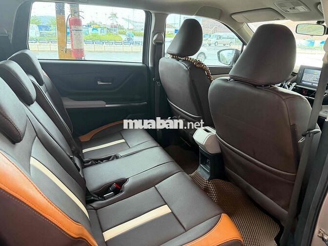 Toyota Veloz Cross 7 chỗ Xám 176.742 km