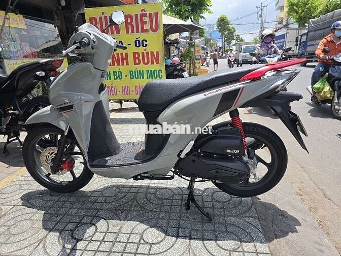 Vision 2025 Xám xi măng odo:4k.BS:60.chính chủ ký 