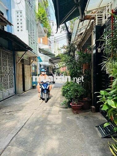 BÁN NHÀ HẼM 4M VƯỜN CHUỐI QUẬN 3 DT 3 x 8 24m2 5 TẦNG GIÁ 5.85 TỶ TL