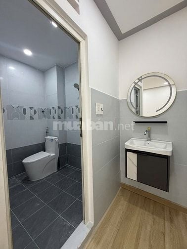 Phường Chánh Hưng Quận 8, gần cầu Phạm Hùng sát Q5, DT 42m2 3 tầng 3PN