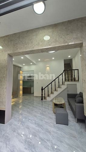 Phường Chánh Hưng Quận 8, gần cầu Phạm Hùng sát Q5, DT 42m2 3 tầng 3PN