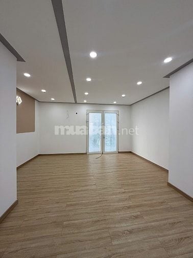 Phường Chánh Hưng Quận 8, gần cầu Phạm Hùng sát Q5, DT 42m2 3 tầng 3PN