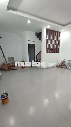 Chính chủ. Phòng 3tr3 ở 250/80 Phan Trọng Tuệ. Cửa sổ ban công