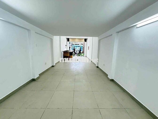 Mặt Bằng Cho Thuê ( Có Vỉa Hè Lớn )