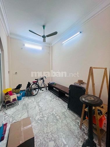 Cho thuê mặt bằng tầng 1, 2 nhà ngõ phố Văn Cao, DTMB 70m2, MT 5m