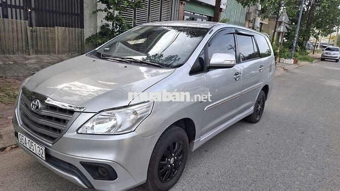 Toyota Innova 2015 gia đình