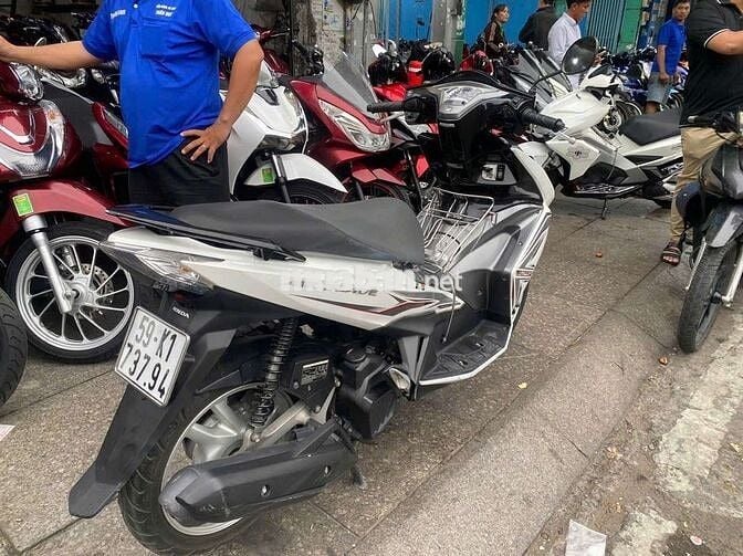 Honda Air Blade 2015 Trắng bạc đã sử dụng