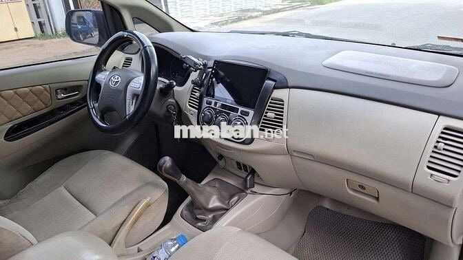 Toyota Innova 2015 gia đình