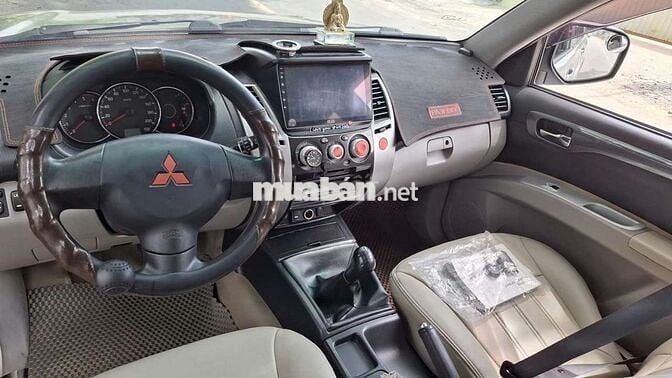 Mitsubishi Pajero Sport 2015 Dầu Vàng cát