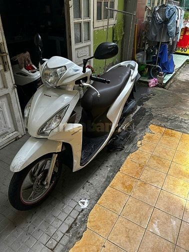 Bán xe Vision 2016 trắng nữ chạy Bstp 16.7tr chính chủ