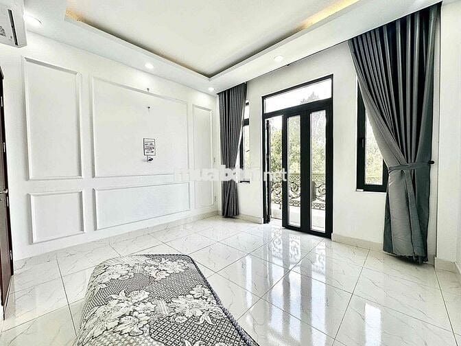 NHÀ MỚI XÂY CÓ BAN CÔNG MÁY LẠNH KẾ ĐẠI HỌC CÔNG THƯƠNG - AEON TÂN PHÚ