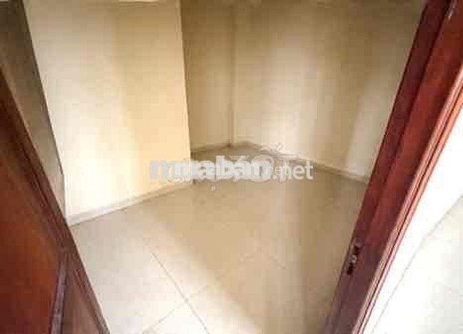 Cho thuê nhà HXH gần ĐH Ngân Hàng, DTSD 200m2,đs 5, p.Linh Trung 10tr