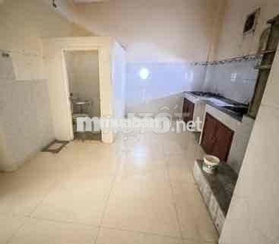 Cho thuê nhà HXH gần ĐH Ngân Hàng, DTSD 200m2,đs 5, p.Linh Trung 10tr