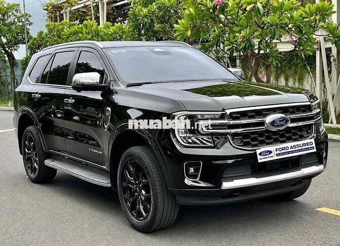 Ford Everest Titanium 4x2 2024 26.000 Km Đen